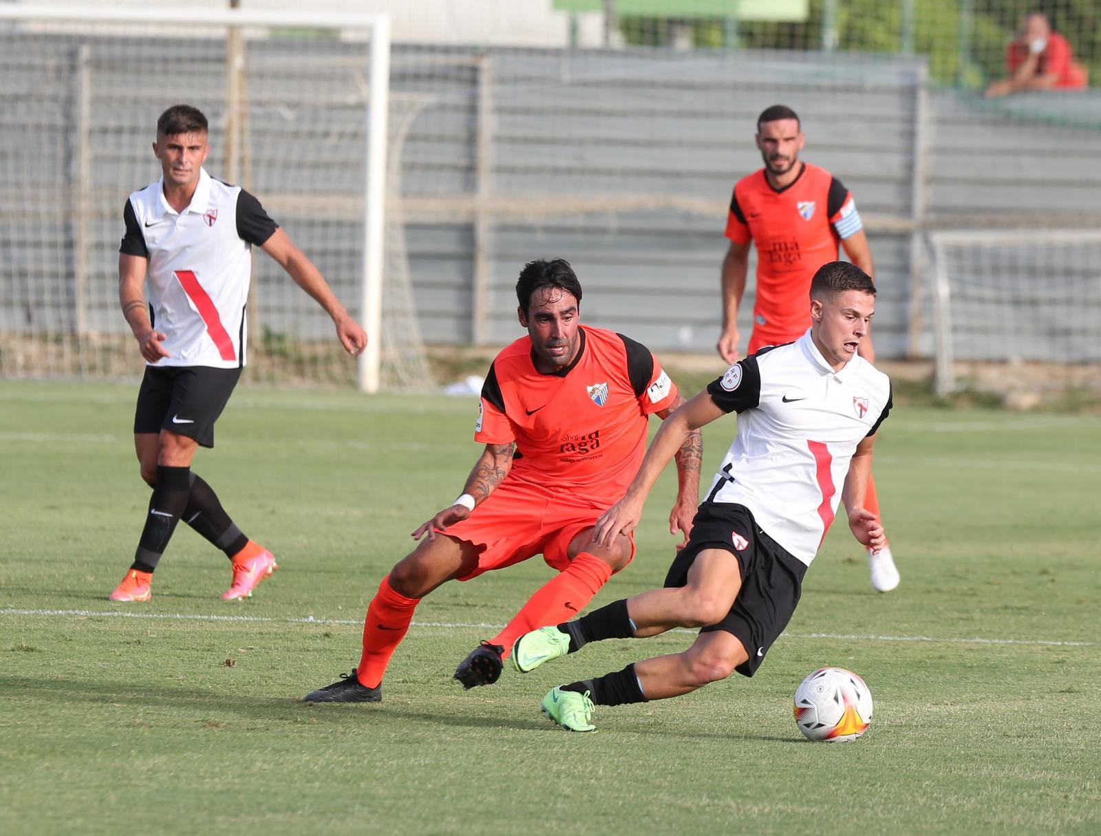 El choque se ha disputado en el campo de la Federación