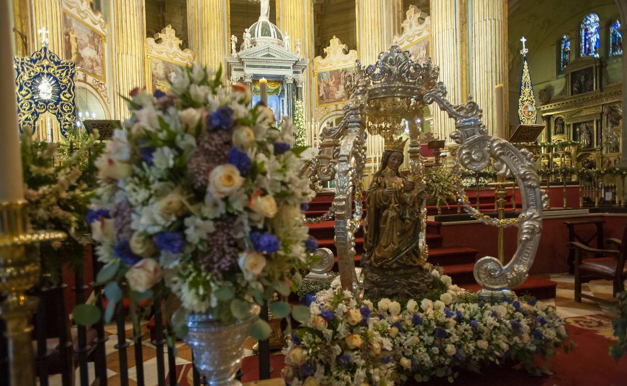 Veneración a la imagen de Santa María de la Victoria, el pasado 8 de septiembre en la Catedral. 