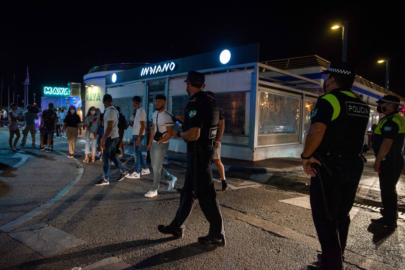 Se levantaron cerca de una quincena de actas por infracción de la medida y se cerró un establecimiento por no respetar el límite horario en el distrito de Las Chapas 