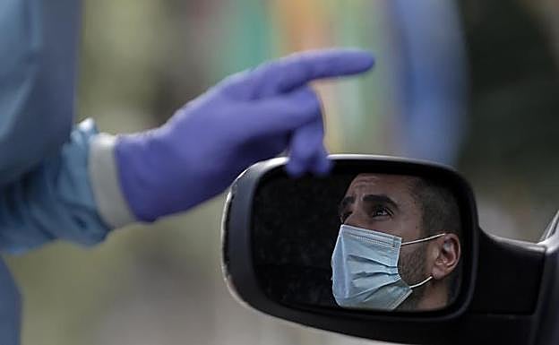 Andalucía suma 4.467 casos y siete muertos en 48 horas y sube su tasa hasta 584,3