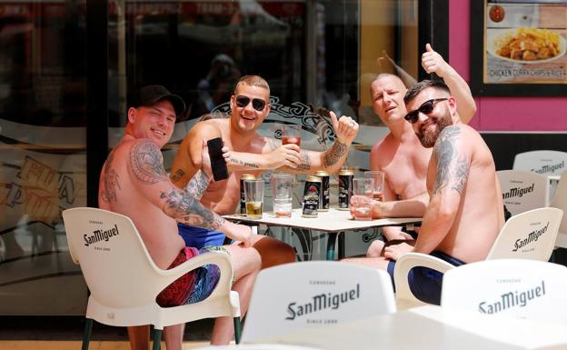 Turistas británicos en Benidorm.