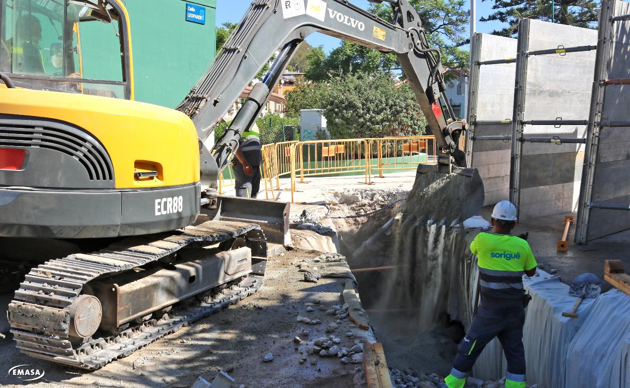 La ejecución de la obra en la calle Leopardi, en El Palo. 