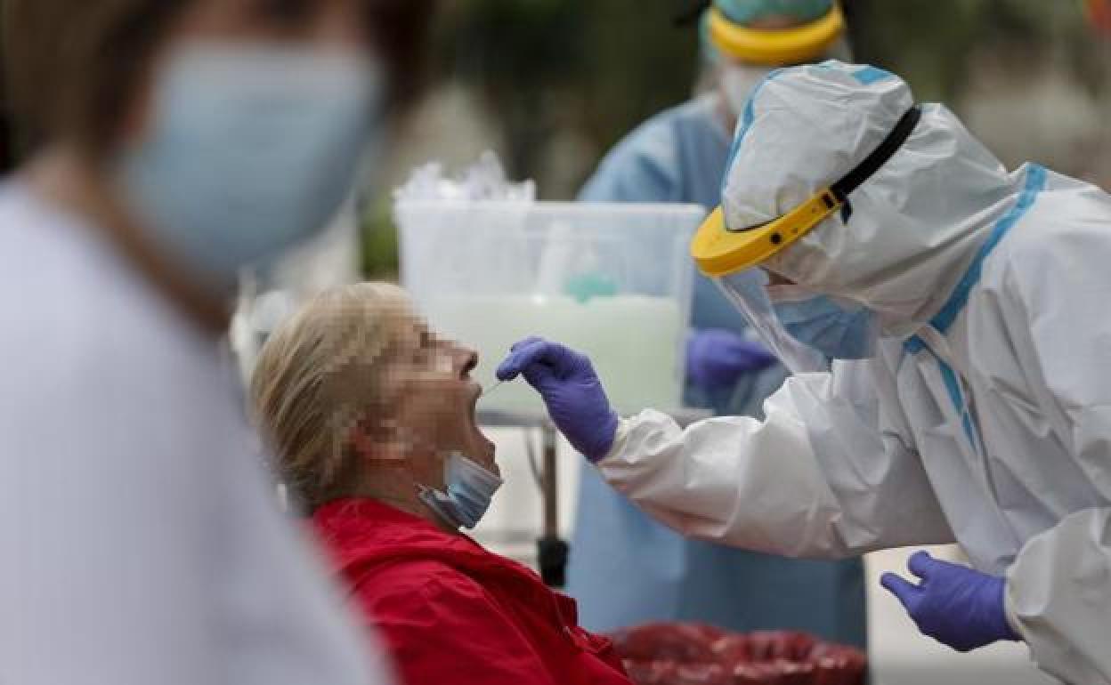 Coronavirus en Andalucía: Estos son los grandes municipios andaluces que superan la tasa mil el día que se deciden las nuevas restricciones