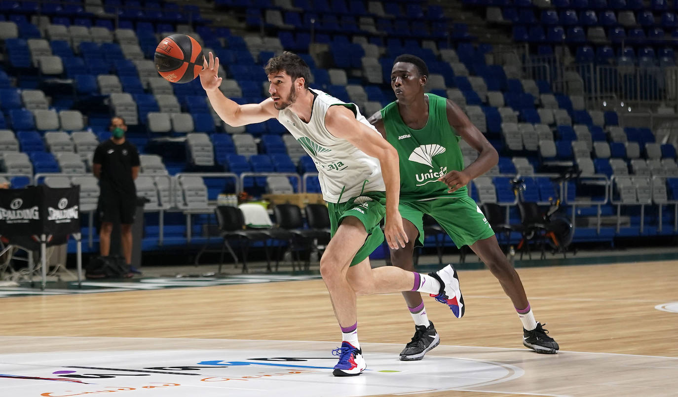 Los jugadores se pusieron a las órdenes de Fotis Katsikaris en este primer día de trabajo.