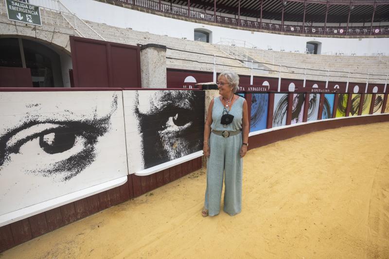 El diputado de Cultura, Víctor Gonzalez, visita, junto con la concejala de Fiestas del Ayuntamiento de Málaga, Teresa Porras, el montaje.