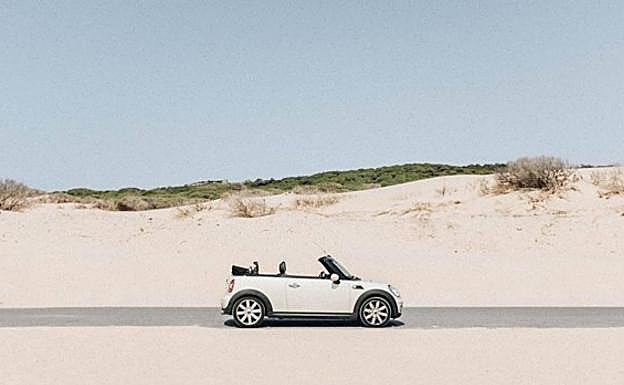 Elementos a revisar en profundidad si has estado con el coche en la playa