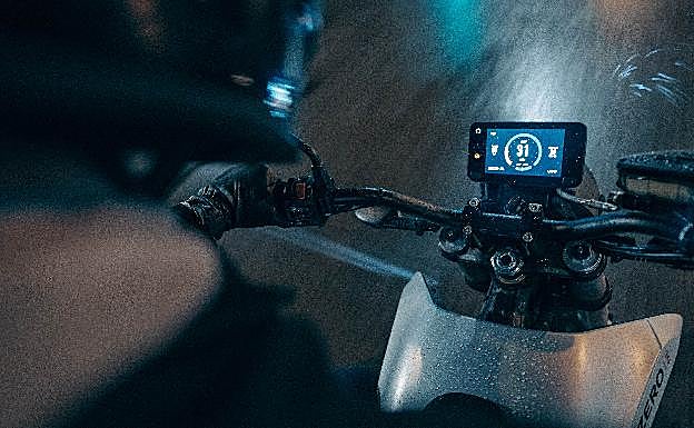 Cuadro de instrumentos a través de una pantalla TFT