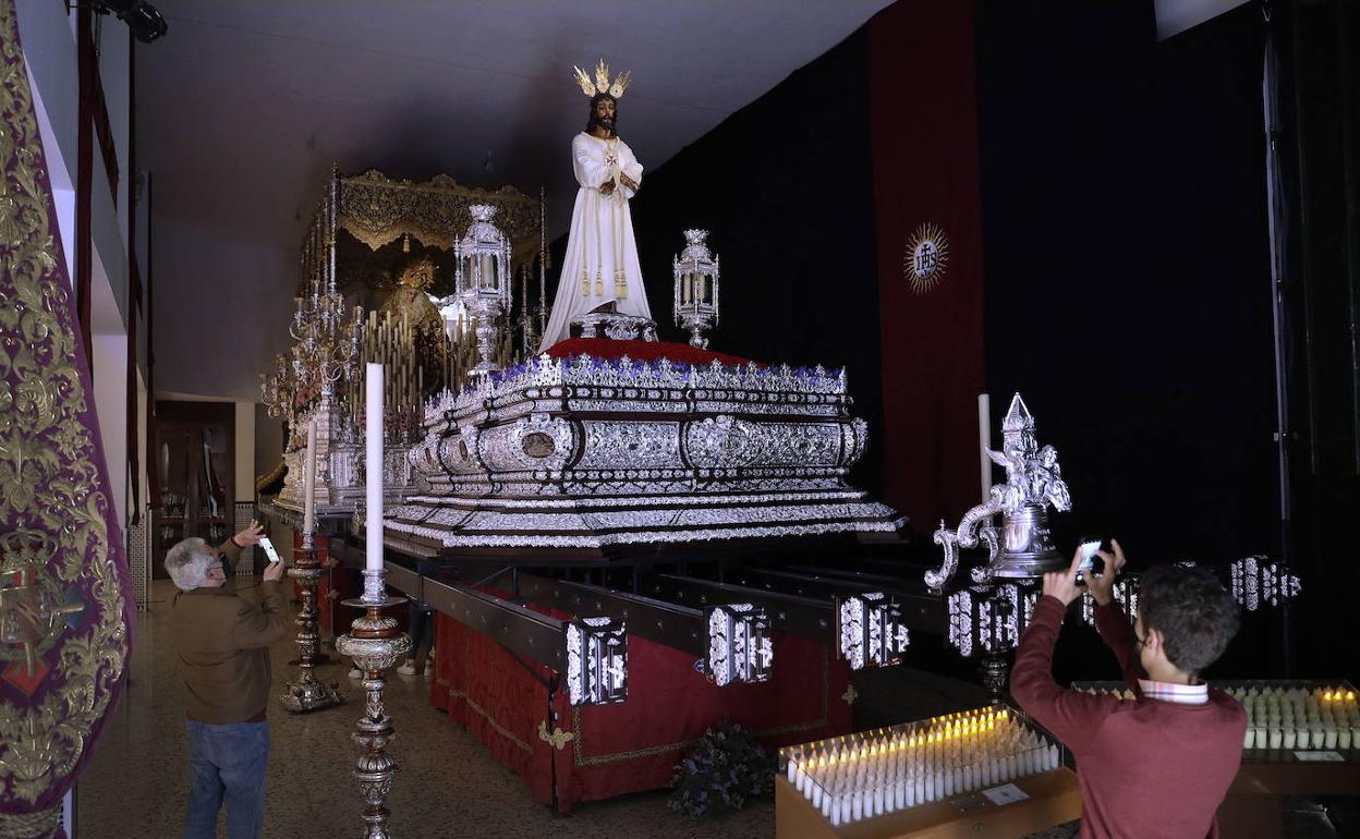 Jesús Cautivo estuvo expuesto en su trono procesional en la casa hermandad la pasada Semana Santa. 
