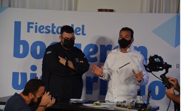 Los chefs malagueños, anoche en la elaboración. 