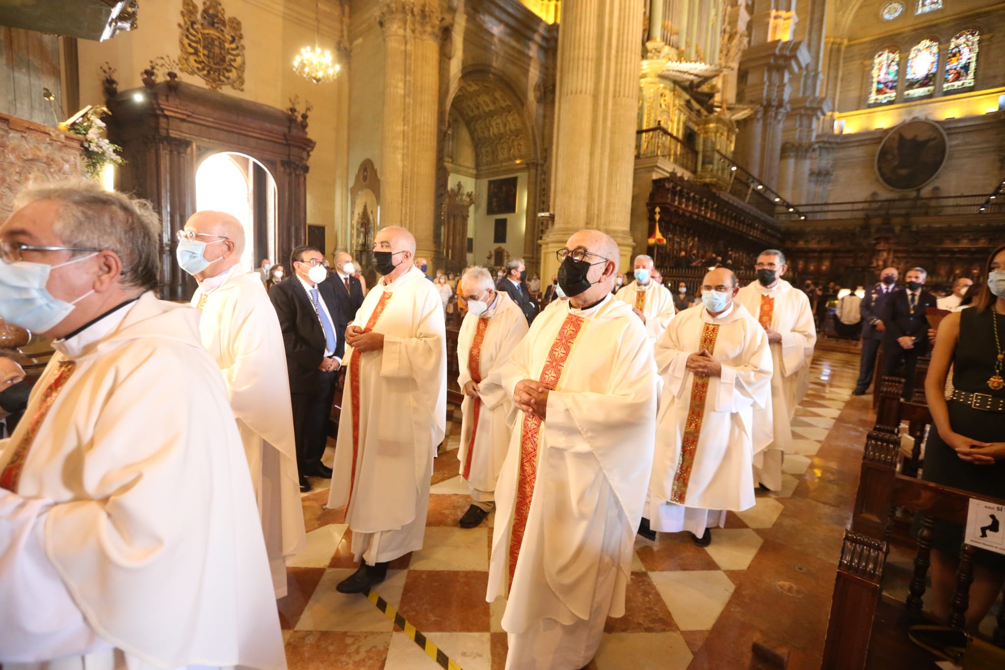 Ofrenda floral a la Virgen de la Victoria
