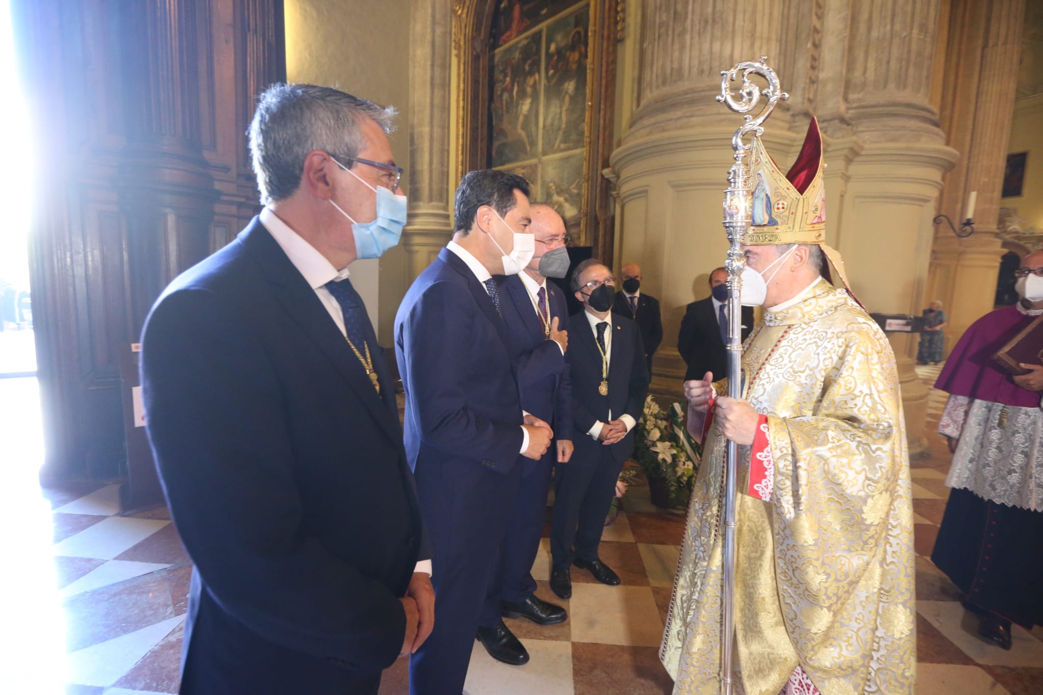 Ofrenda floral a la Virgen de la Victoria