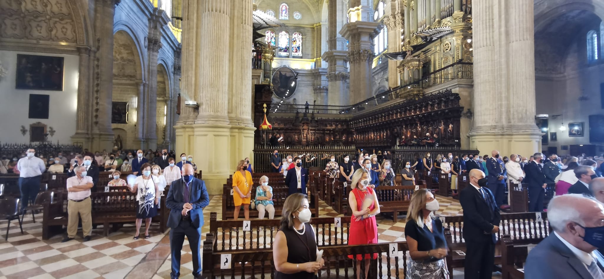 Ofrenda floral a la Virgen de la Victoria