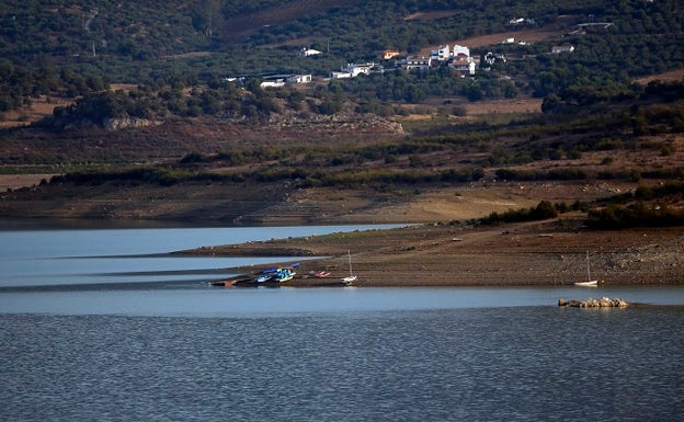 Imagen principal - Más imágenes del estado en el que se encuentra La Viñuela. 