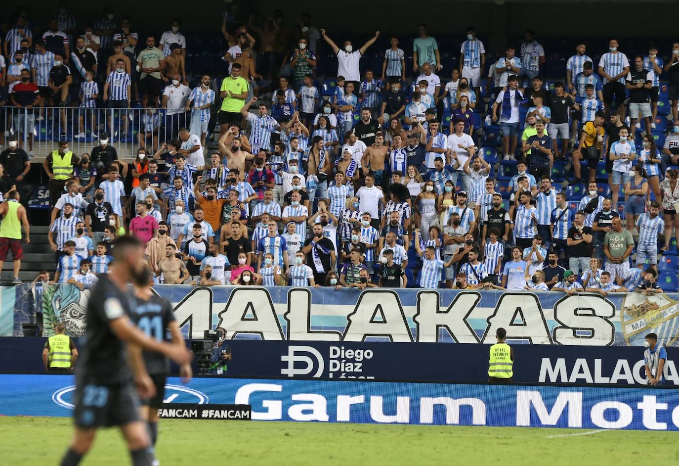 La Rosaleda volvió a mostrar un gran ambiente este domingo, pese a las restricciones por el covid 