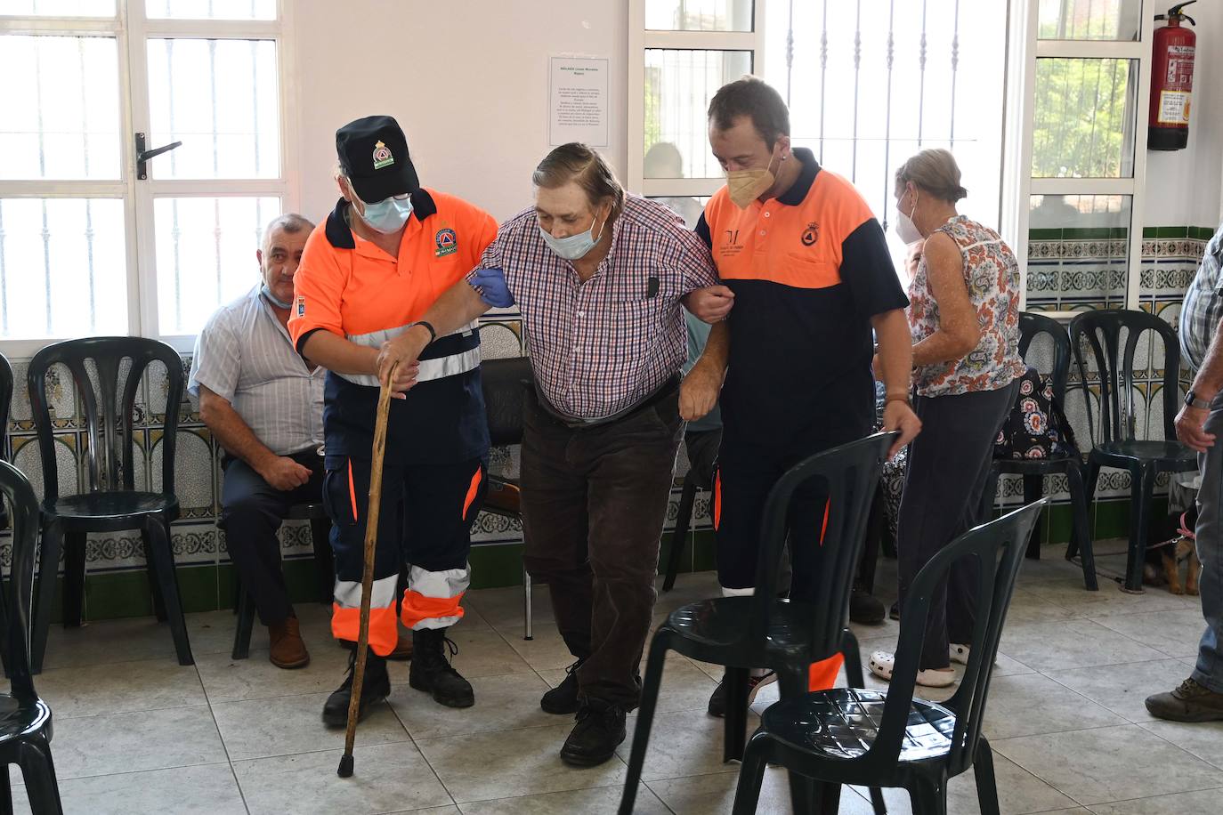 La situación del fuego obliga al desalojo de Alpandeire, Júzcar, Faraján y Pujerra, además de Jubrique y Genalguacín