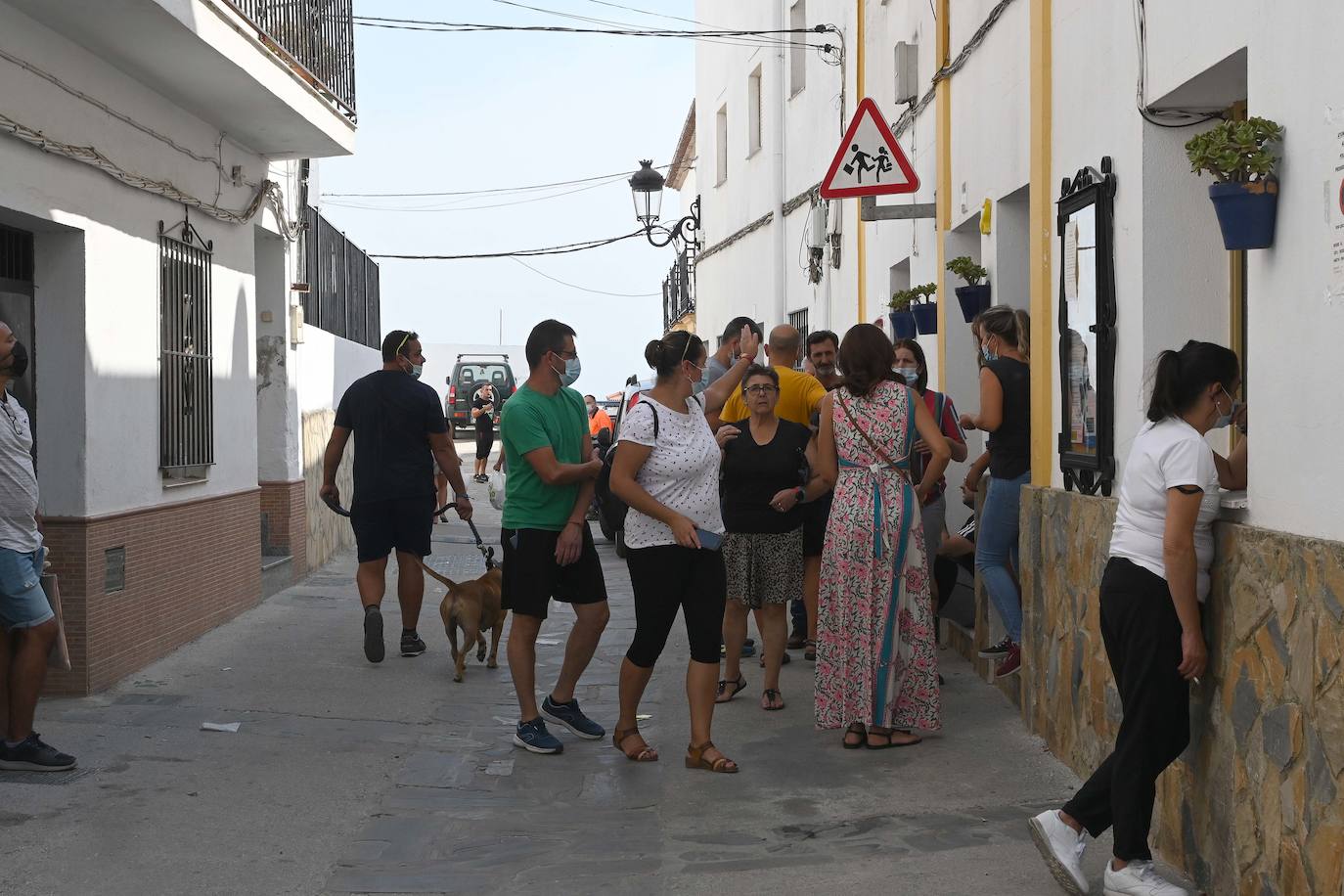 El fuego obliga al desalojo de Alpandeire, Júzcar, Faraján y Pujerra, además de Jubrique y Genalguacil