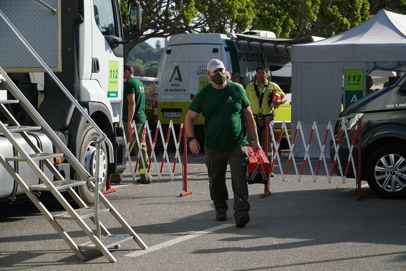 Las cenizas provocan otro incendio que obliga al desalojo preventivo de Jubrique y Genalguacil este domingo