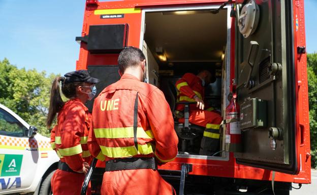 Los dos incendios de Sierra Bermeja se unen en un nuevo frente con una «potencia inusitada» y obliga al desalojo de Faraján, Pujerra, Alpandeire y Júzcar