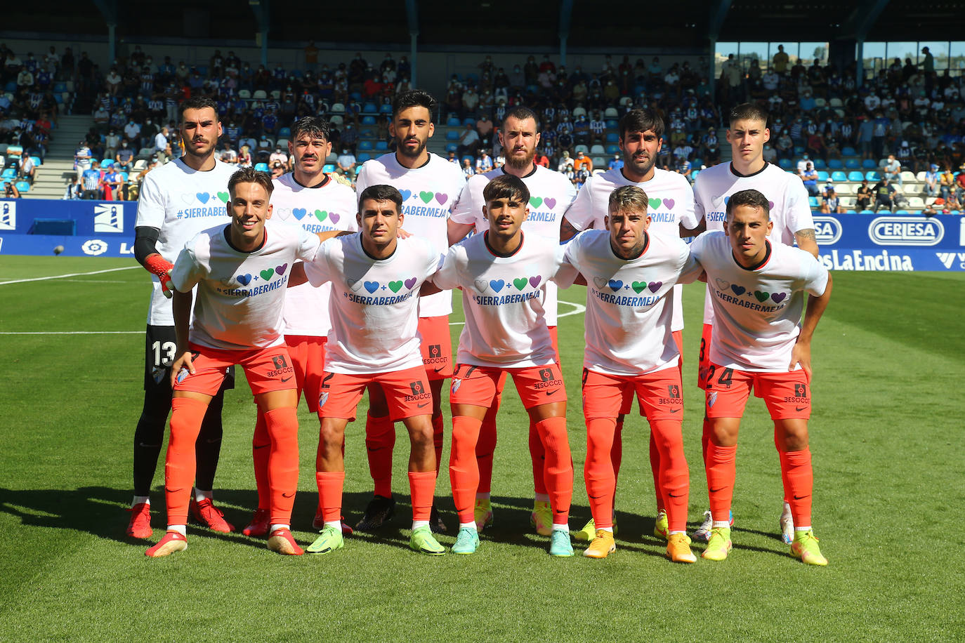 El Málaga cae en su visita a la Ponferradina (4-0). 