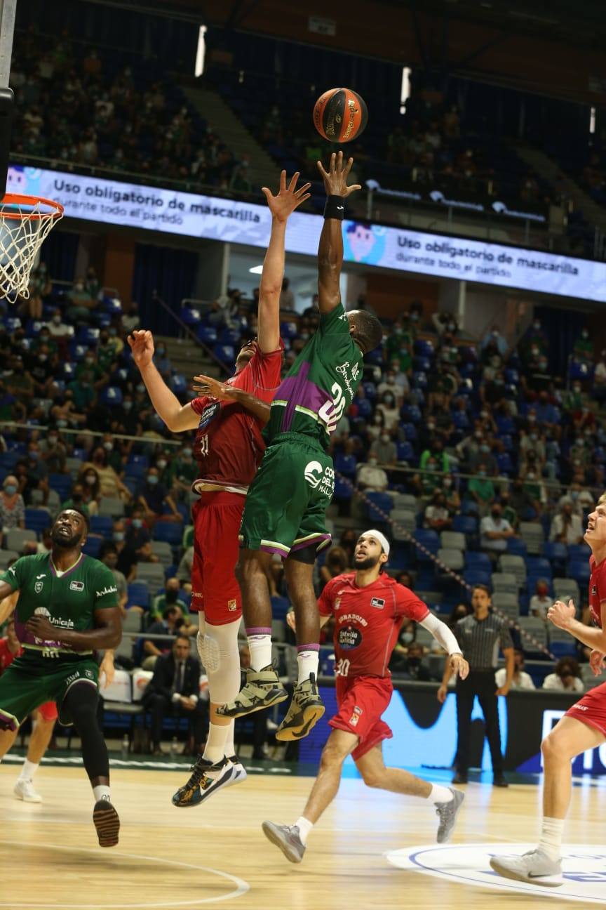 El Unicaja abre la temporada 21-22 ganando. 