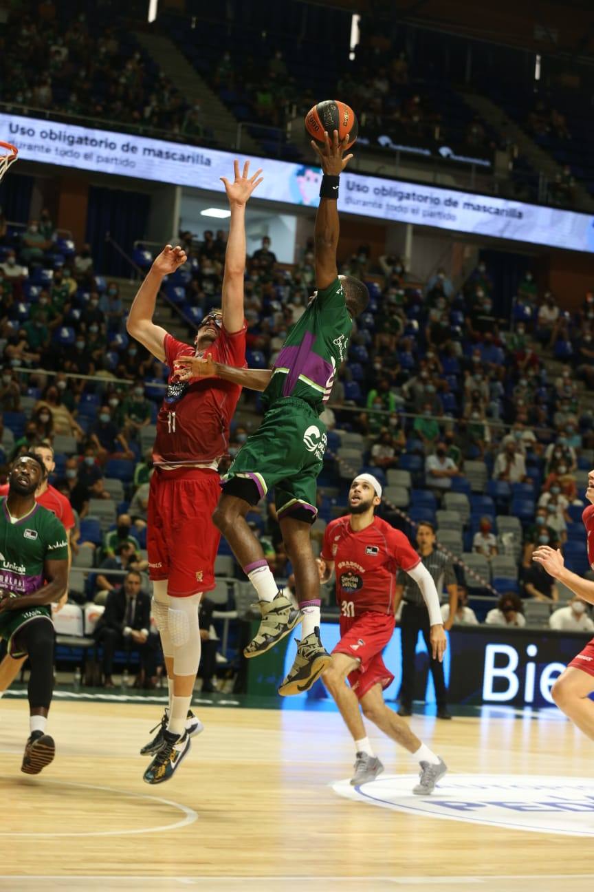 El Unicaja abre la temporada 21-22 ganando. 