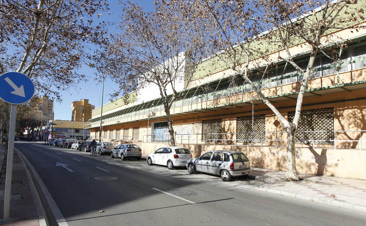 Naves de la calle Balazón para las que el Ayuntamiento planea su transformación en un centro comercial. 