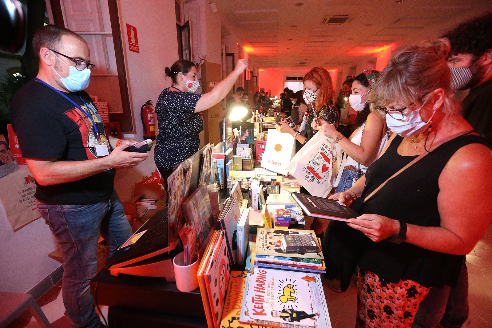 Celebración de la sexta Noche de los Libros. 