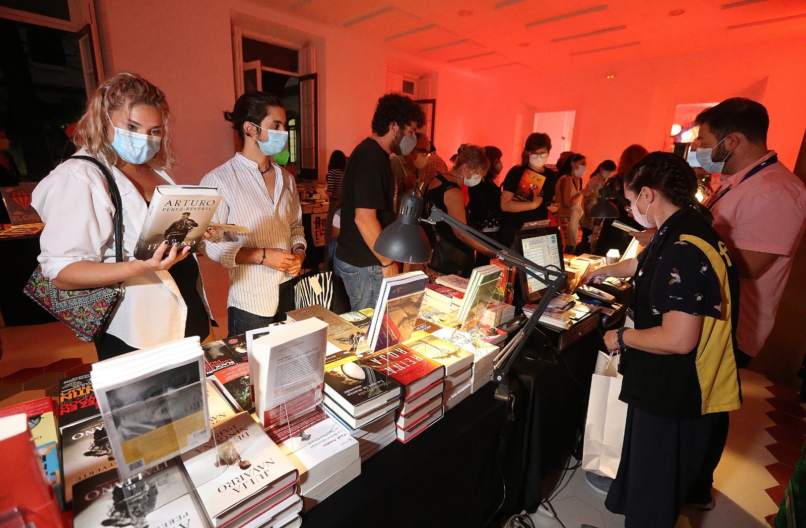 Celebración de la sexta Noche de los Libros. 