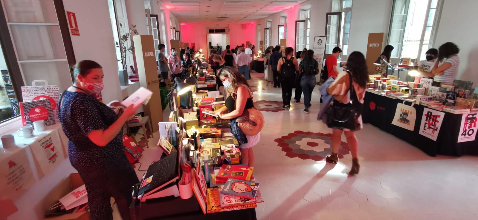 Celebración de la sexta Noche de los Libros. 