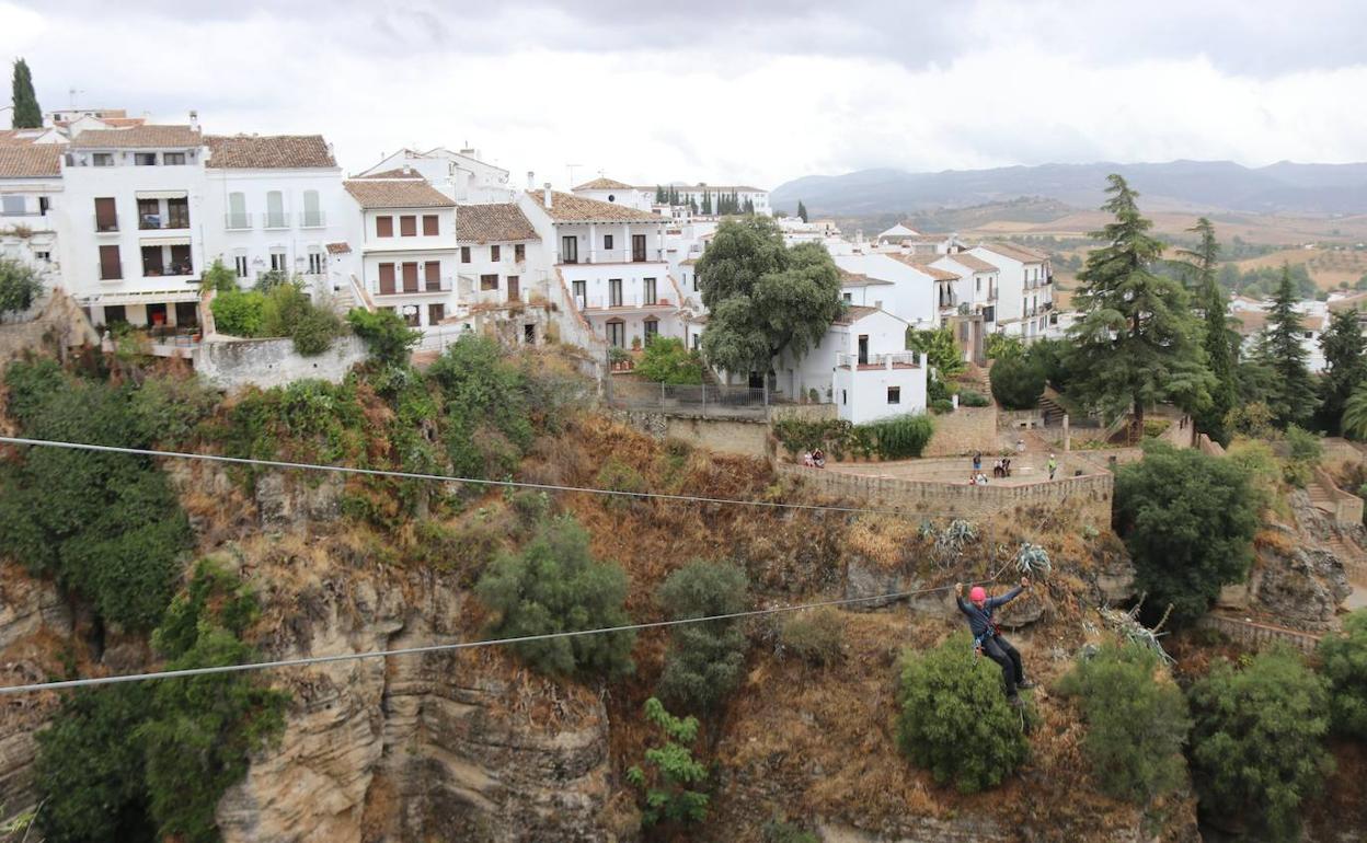 Tirolina en el Tajo. 