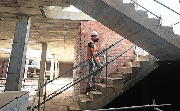 Imagen interior del edificio donde irá la cafetería. 