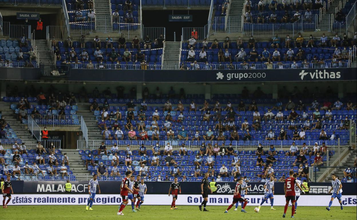 El Málaga, de los que menos abonados tiene ahora entre los equipos históricos de Segunda