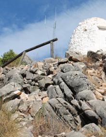 Imagen secundaria 2 - Lugar donde se separan esta ruta y la del Puerto Málaga. Vista panorámica de Mijas Pueblo. El camino pasa a los pies de la Cruz de la Misión de Mijas.