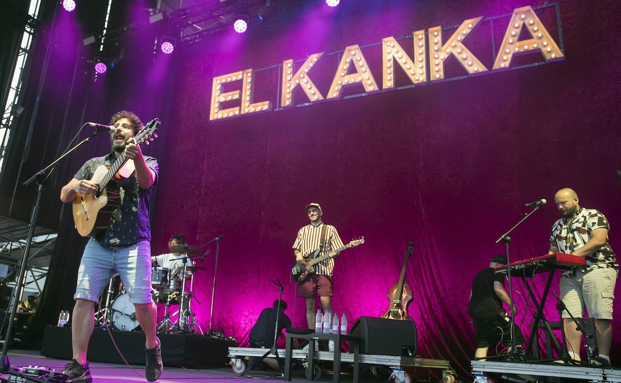 El Kanka, durante uno de los conciertos que ofreció este verano dentro de su gira. 