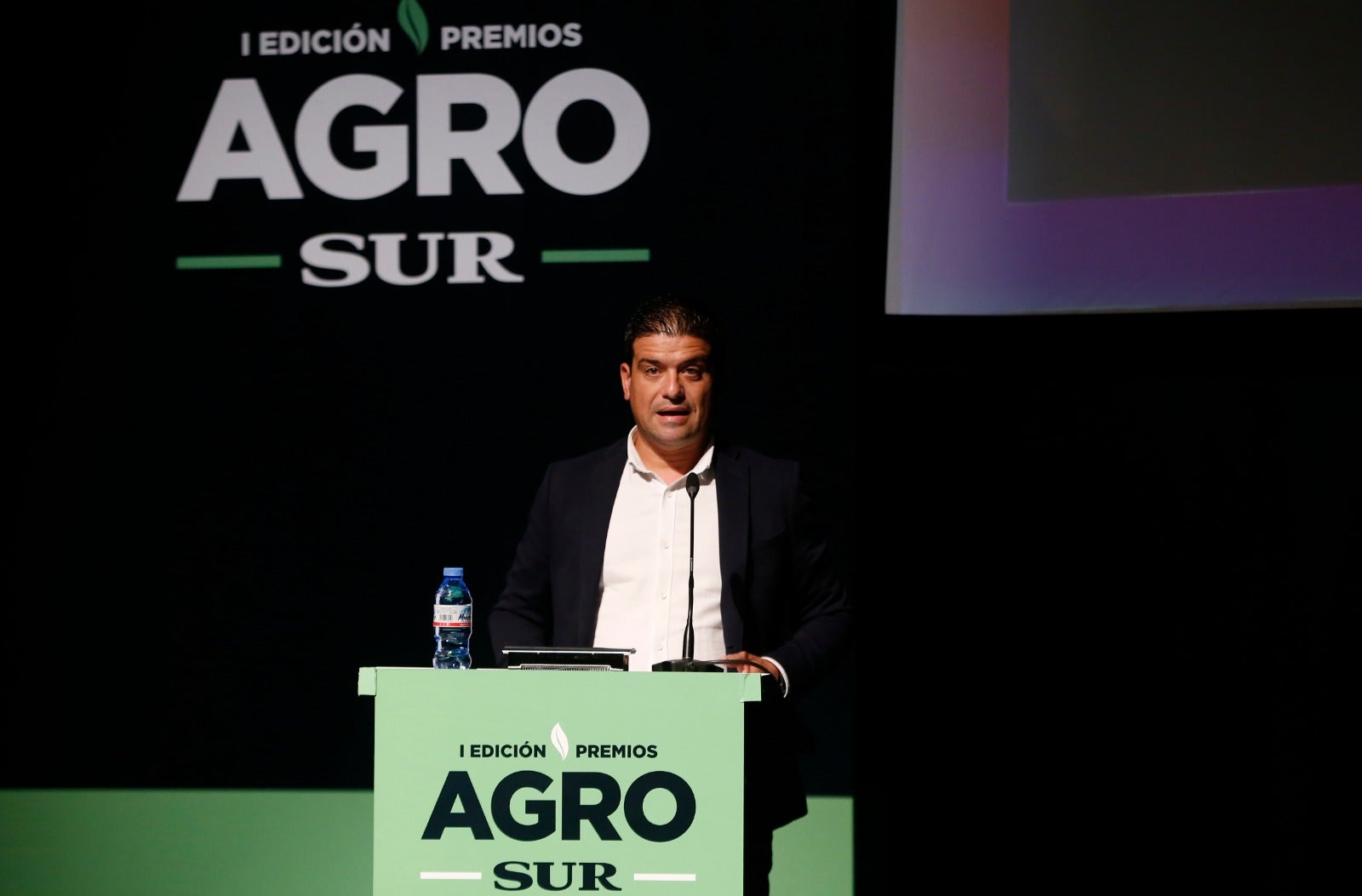 El Auditorio Edgar neville de la Diputación de Málaga ha acogido el acto de entrega de los primeros premios AGRO SUR. La gala contó con el patrocinio de Cajamar y Gusto del Sur como entidad colaboradora