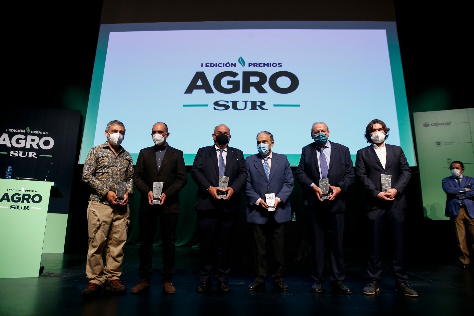 El Auditorio Edgar neville de la Diputación de Málaga ha acogido el acto de entrega de los primeros premios AGRO SUR. La gala contó con el patrocinio de Cajamar y Gusto del Sur como entidad colaboradora