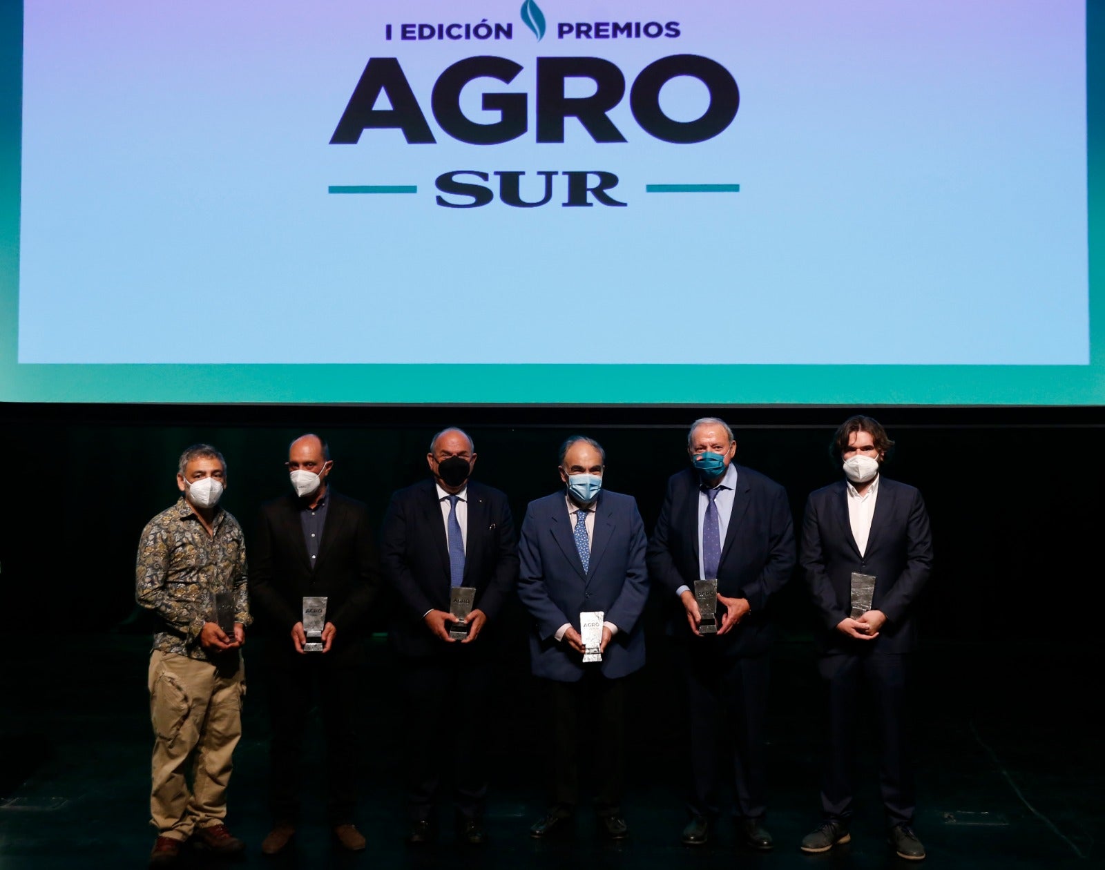 El Auditorio Edgar neville de la Diputación de Málaga ha acogido el acto de entrega de los primeros premios AGRO SUR. La gala contó con el patrocinio de Cajamar y Gusto del Sur como entidad colaboradora
