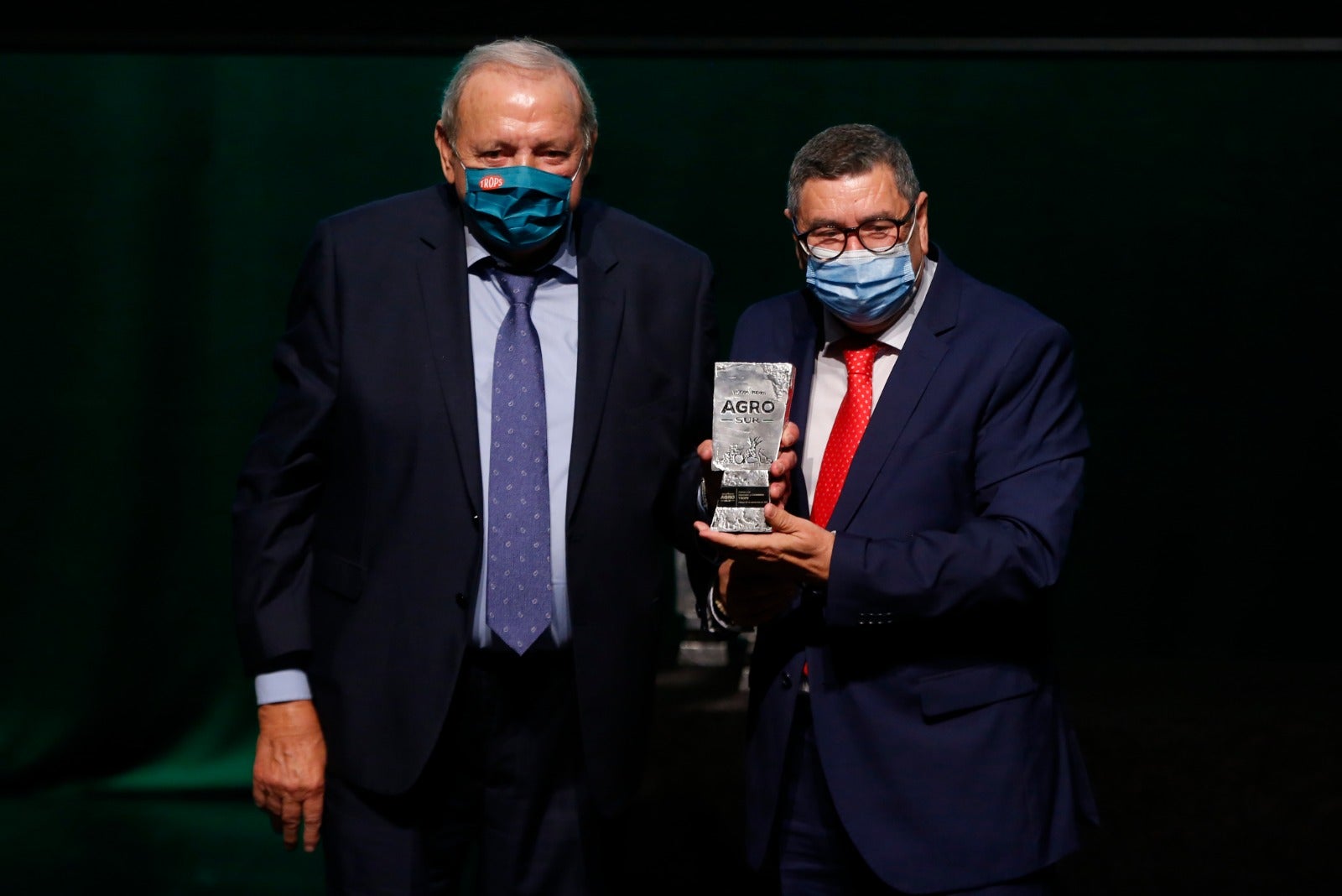 El Auditorio Edgar neville de la Diputación de Málaga ha acogido el acto de entrega de los primeros premios AGRO SUR. La gala contó con el patrocinio de Cajamar y Gusto del Sur como entidad colaboradora
