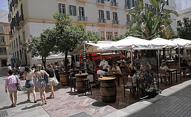 Salud no quita las restricciones en el distrito sanitario de Málaga, pese a proponerlo el comité territorial