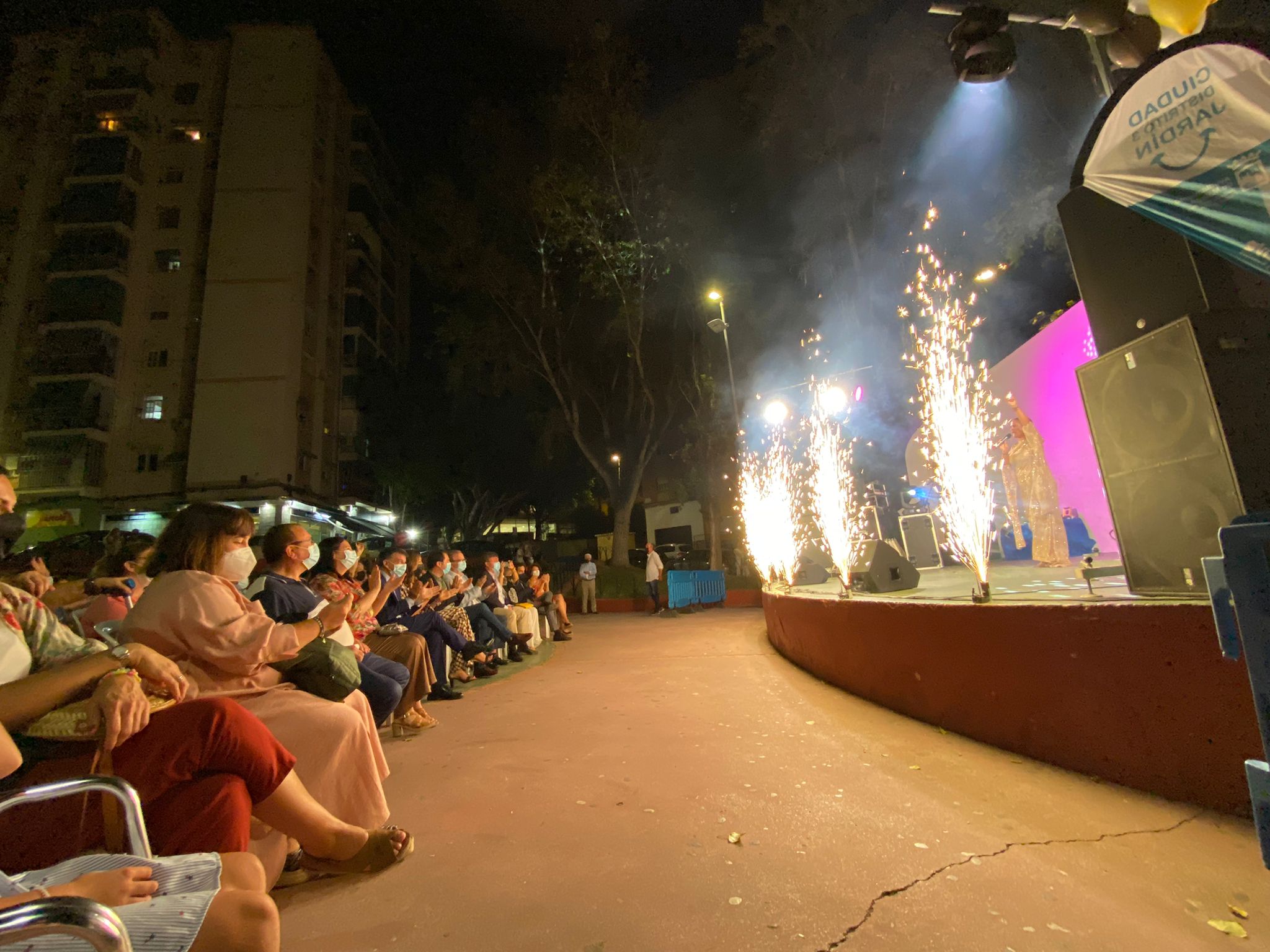 La entidad Unión de Ciudad Jardín Banco Solidario entrega tres reconocimientos a Juande Villena, Esther Ristori y Chicho Marín