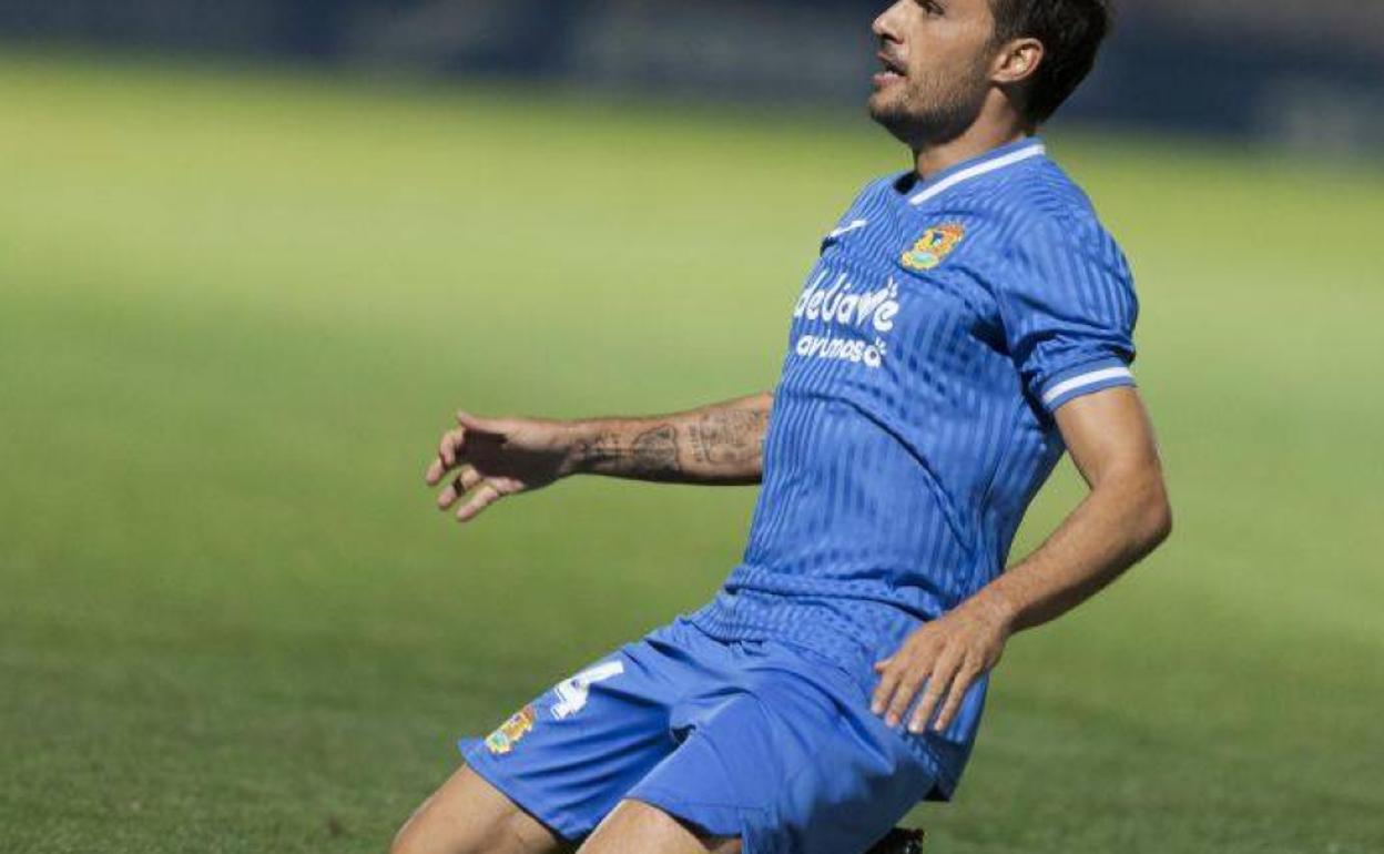 Pedro León celebra uno de sus goles al Cartagena la última jornada. 