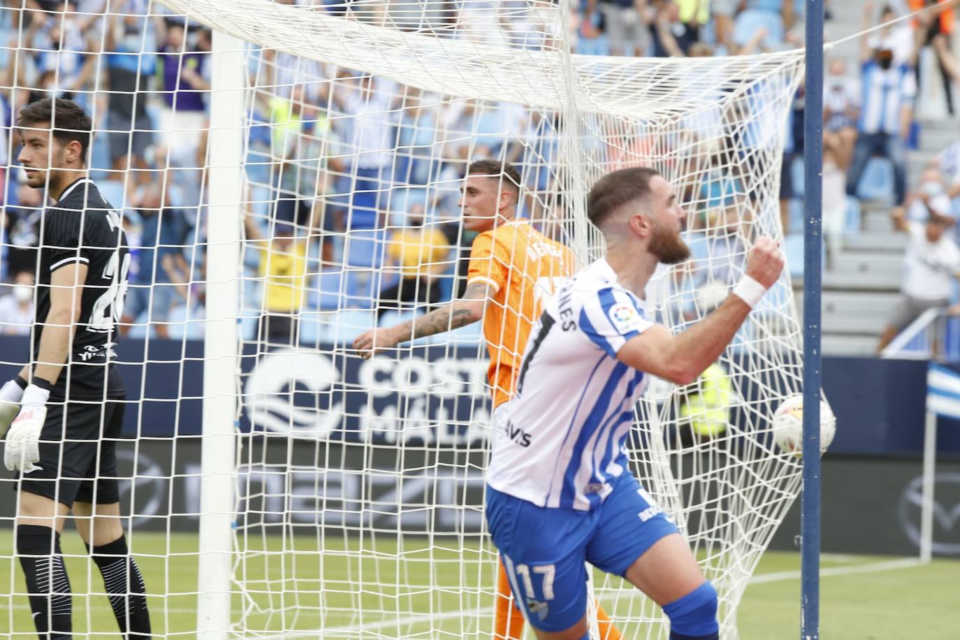 La Rosaleda acogió el encuentro sin restricciones de aforo por el covid-19 