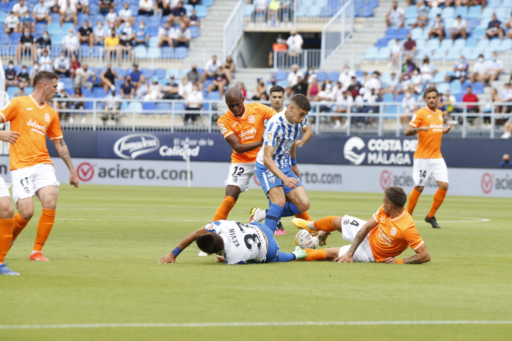 La Rosaleda acogió el encuentro sin restricciones de aforo por el covid-19 