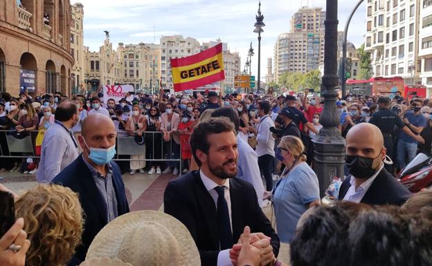 Pablo Casado, a la salida de la Plaza de Toros de Valencia.