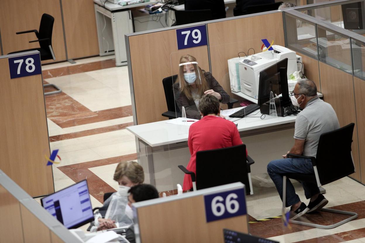 Con la pandemia han aumentado los trámites fiscales que se hacen sólo por internet. sur