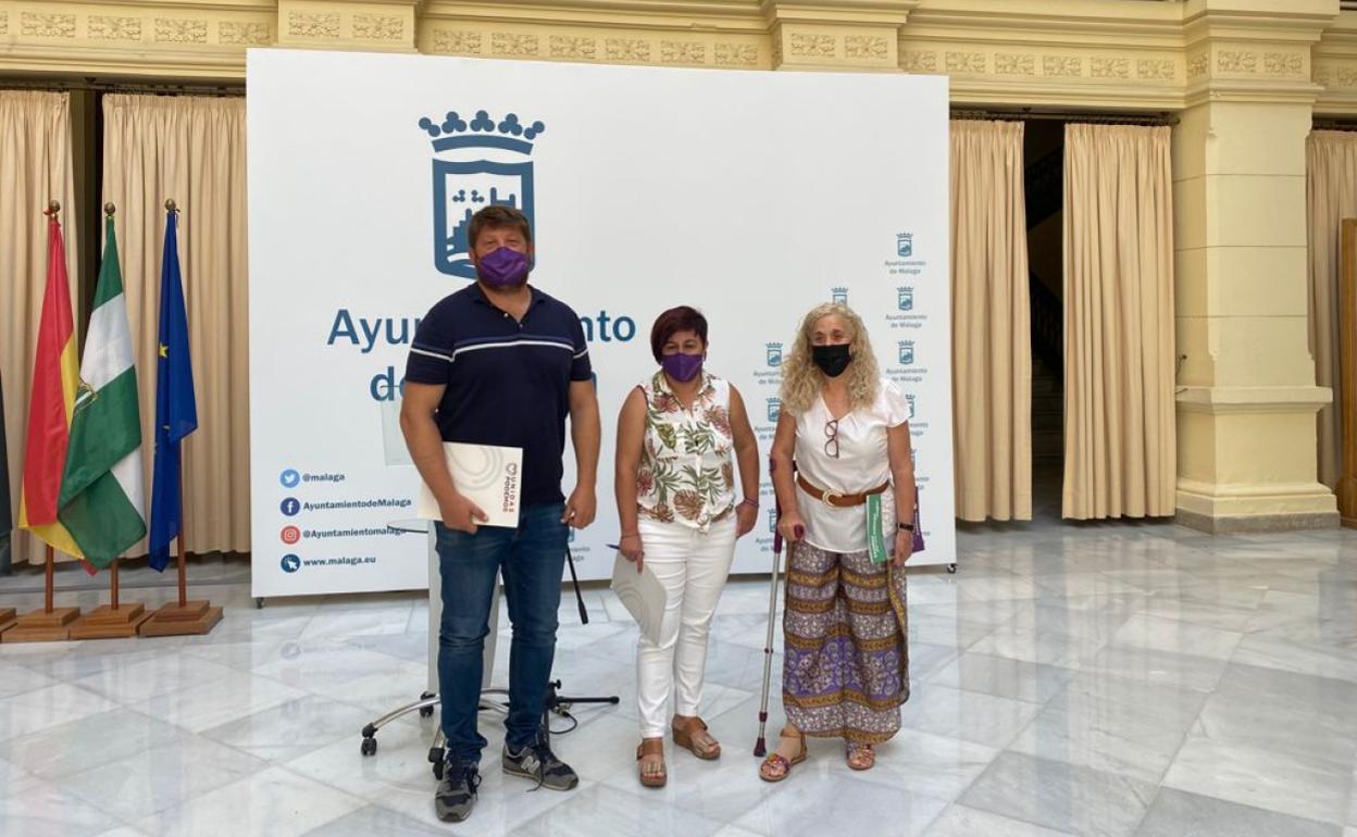 Los ediles de Adelante Málaga, Nicolás Sguiglia, Paqui Macías y Remedios Ramos.