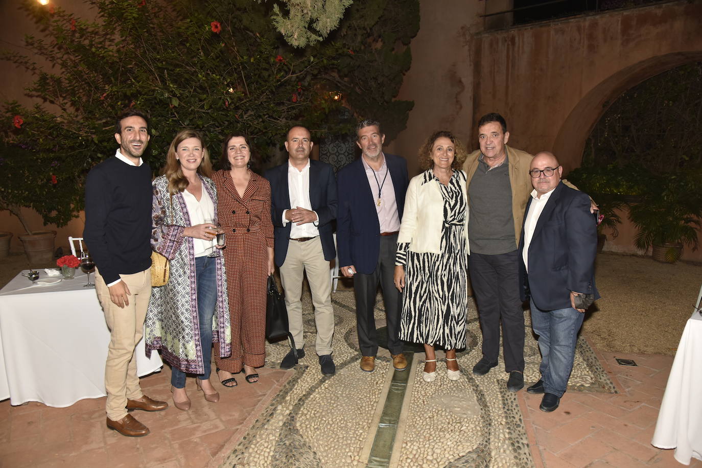 Imagen principal - Álvaro Frías, Ana Pérez-Bryan, Ana Barreales, Manuel Castillo, Julián Quirós, Elena Blanco, Pedro Luis Gómez y Luis Moret. Elena Blanco y Julián Quirós. Elena Blanco y Rafael Salas. 