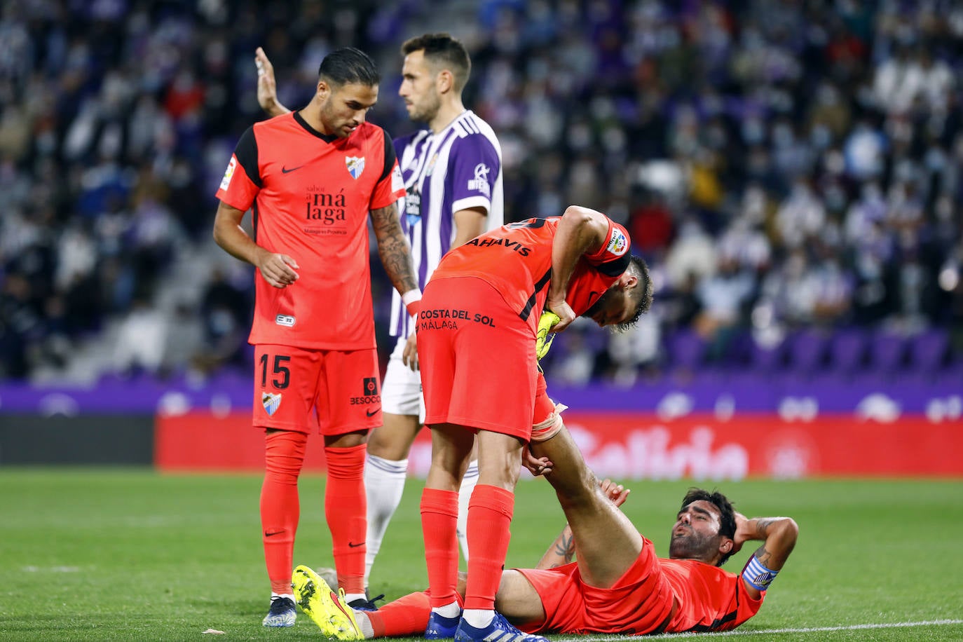 El Málaga logra un importante empate en su visita al Valladolid. 