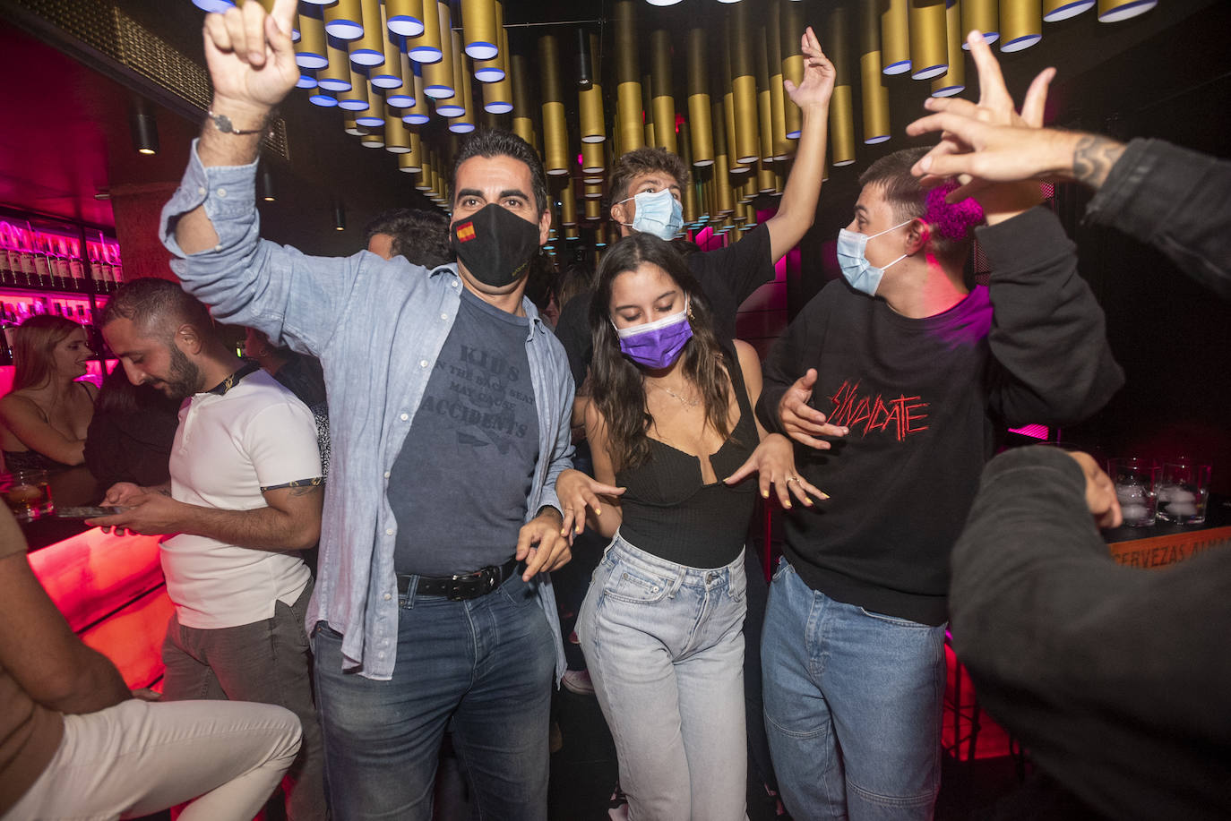 Fotos: El ocio nocturno recupera su horario habitual en Málaga con el 100% del aforo y las pistas abiertas