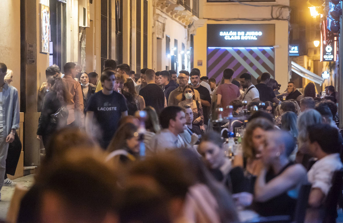 Fotos: El ocio nocturno recupera su horario habitual en Málaga con el 100% del aforo y las pistas abiertas